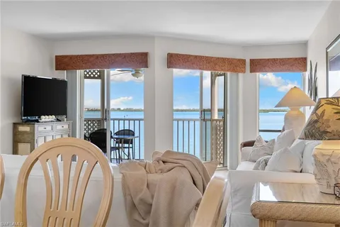 $695,000 | 991 North Barfield Drive, Unit 307, Marco Island, FL 34145