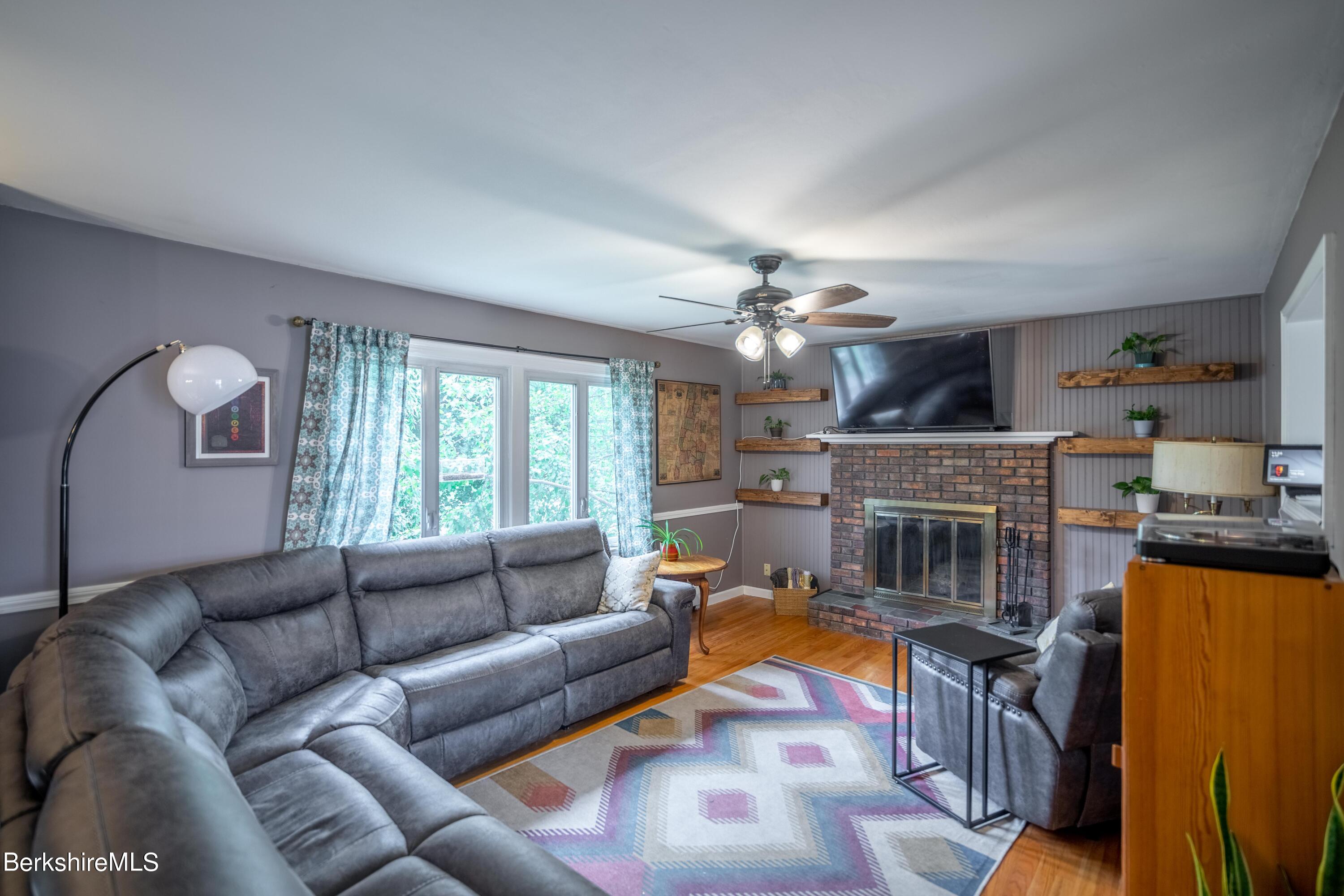 36 Winesap Road Pittsfield, MA 01201 - Photo 5 of 28 LIVING ROOM