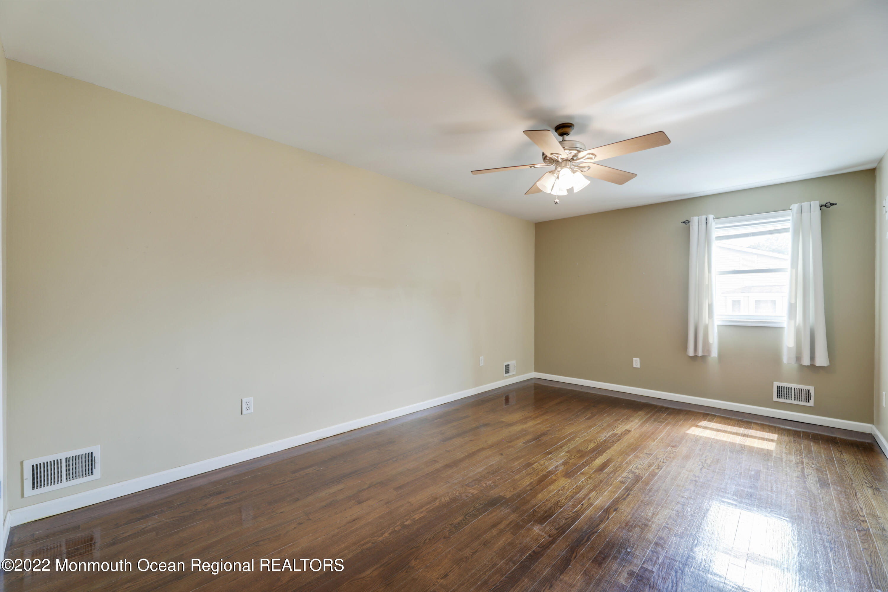 6 Dutch Valley Road Howell, NJ 07731 - Photo 16 of 33 VMD_024
