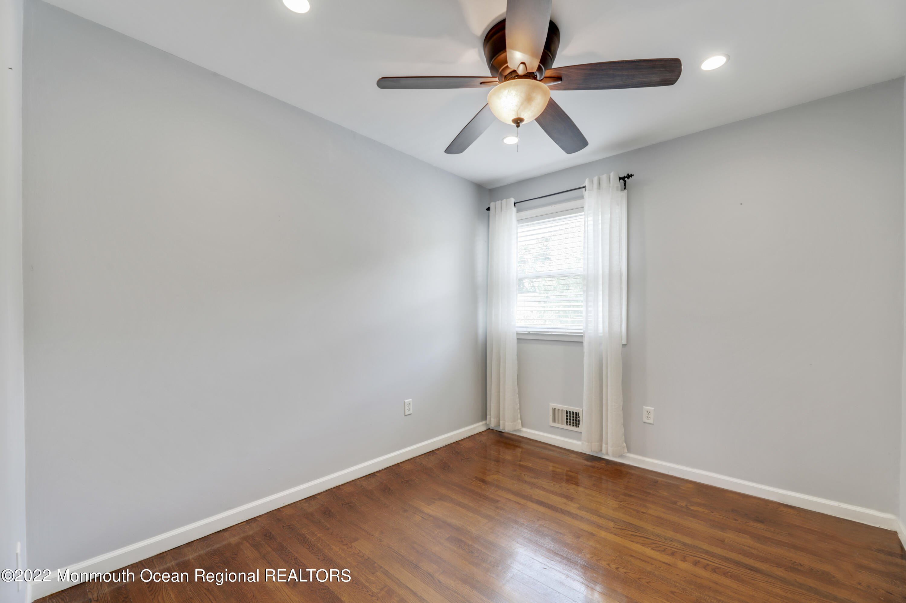 6 Dutch Valley Road Howell, NJ 07731 - Photo 20 of 33 VMD_027