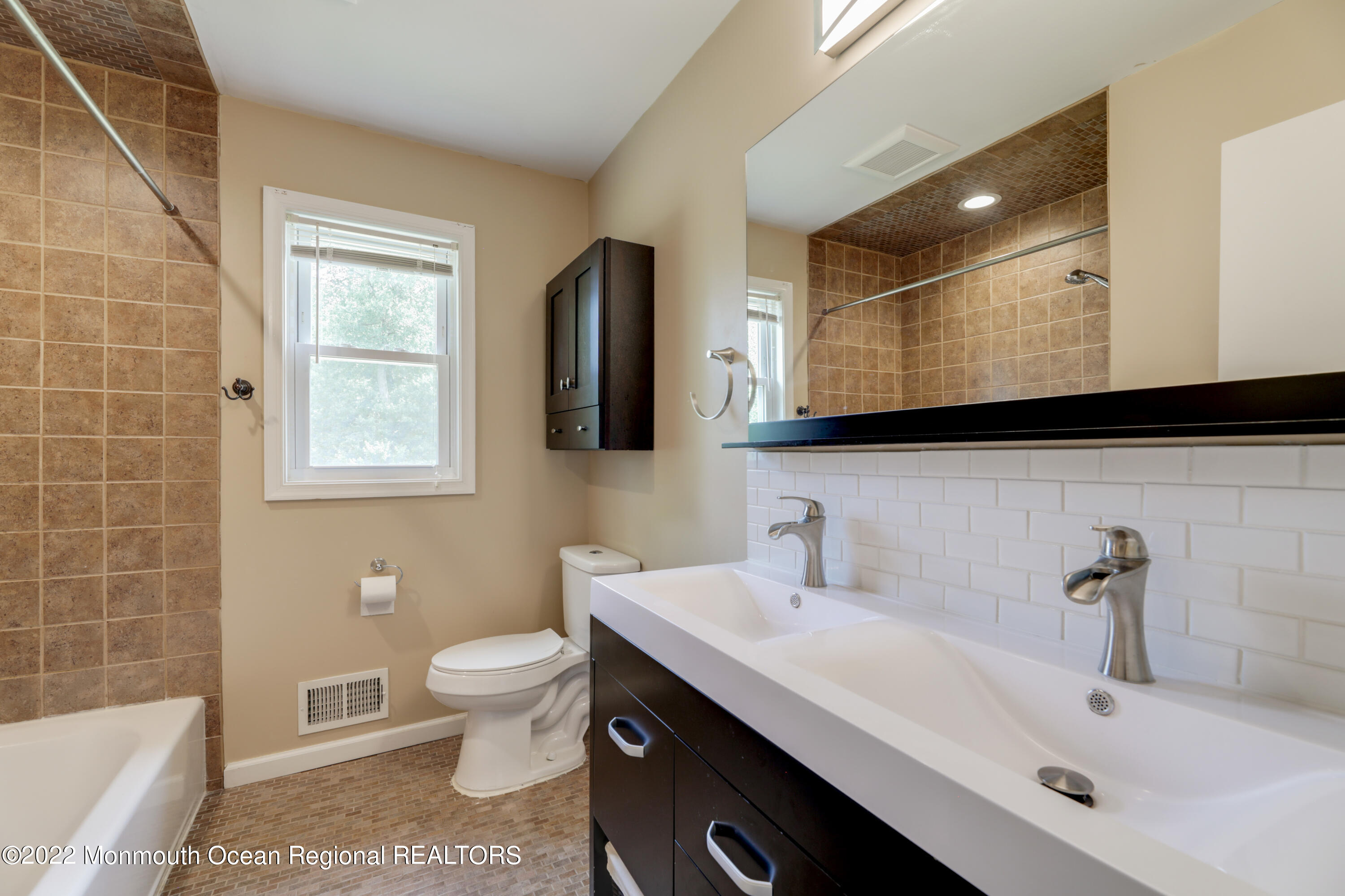 6 Dutch Valley Road Howell, NJ 07731 - Photo 21 of 33 VMD_026
