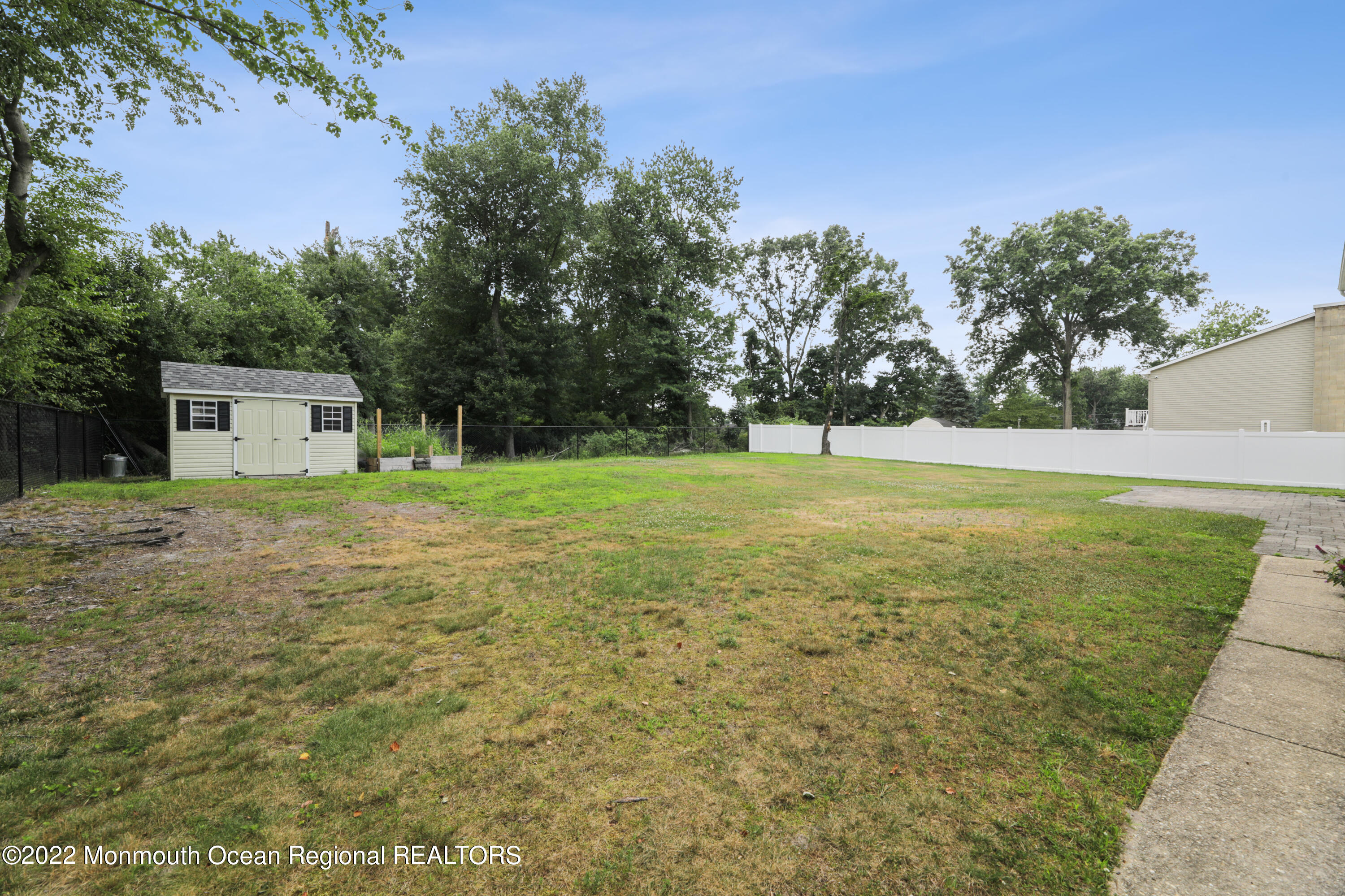6 Dutch Valley Road Howell, NJ 07731 - Photo 25 of 33 VMD_004