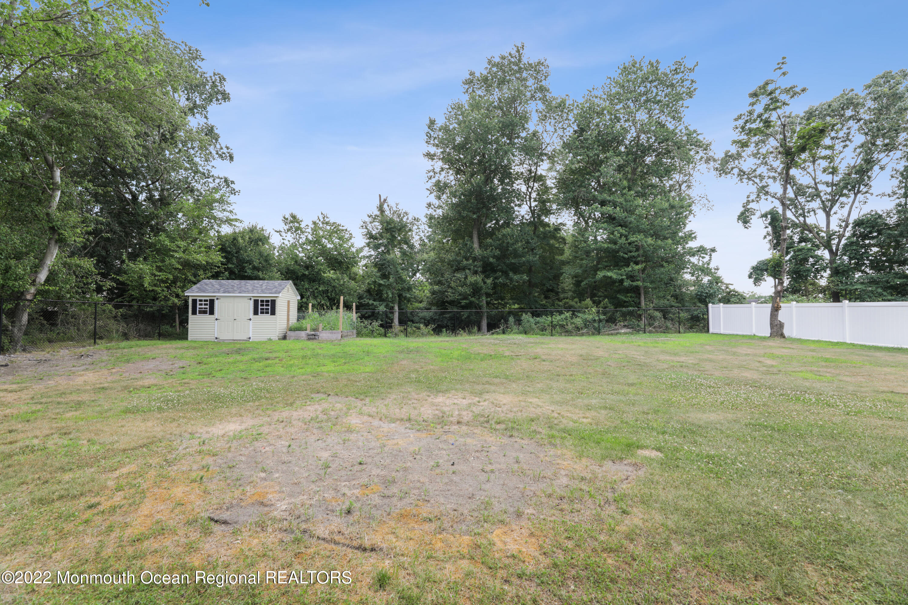 6 Dutch Valley Road Howell, NJ 07731 - Photo 29 of 33 VMD_008