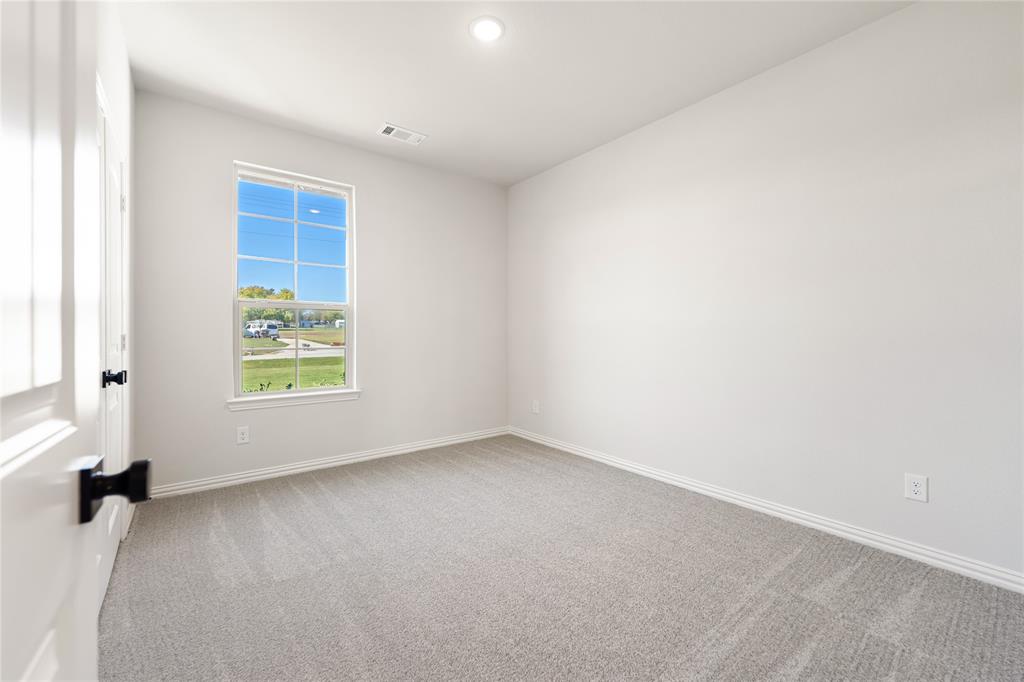 30 Roosevelt Ln Valley View Valley View, TX 76272 - Photo 10 of 35