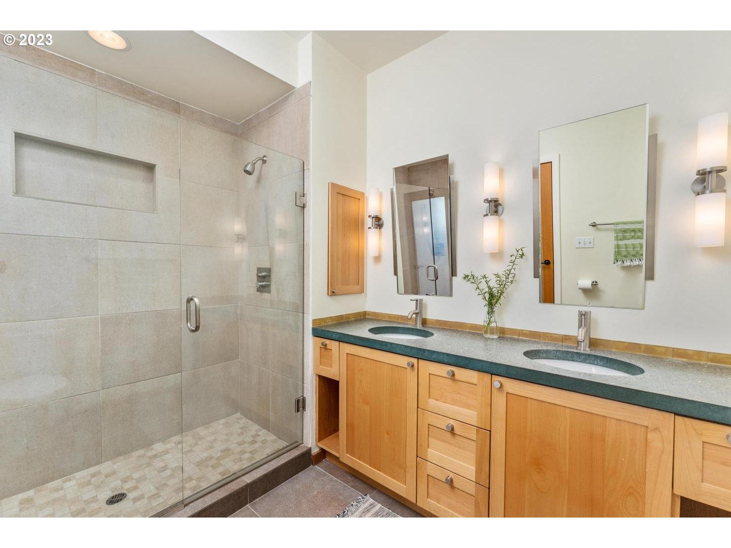 8316 Southeast 7th Avenue Portland, OR 97202 - Photo 15 of 34