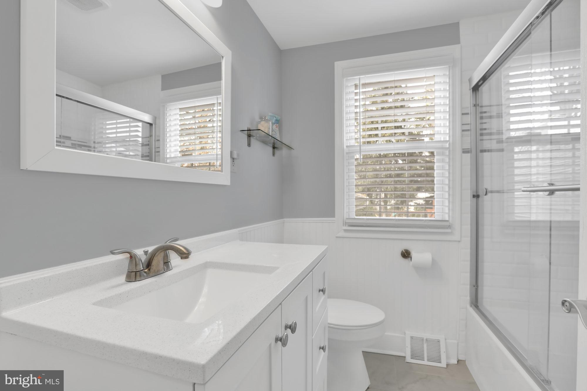124 Clayton Road Hatboro, PA 19040 - Photo 22 of 30 Upstairs Bath