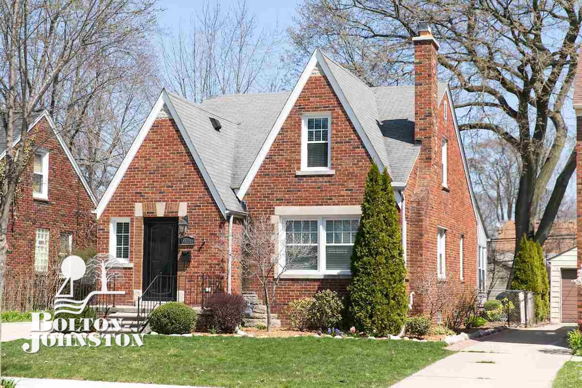 1616 Hampton Road Grosse Pointe Woods, MI 48236 - Photo 22 of 29