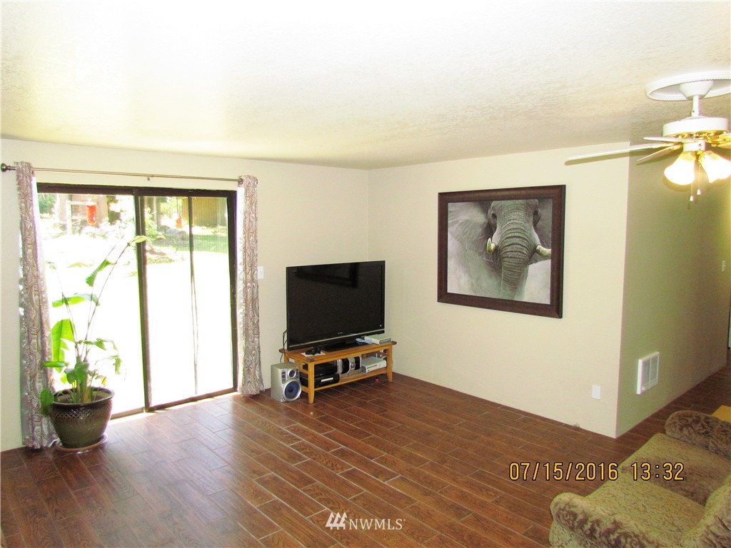 2450 Deer Park Road Port Angeles, WA 98362 - Photo 10 of 22 Gallery Image 10