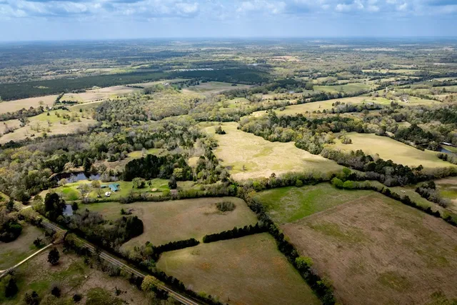 $433,285 | 13634 North Fm 2022, Grapeland, TX 75844