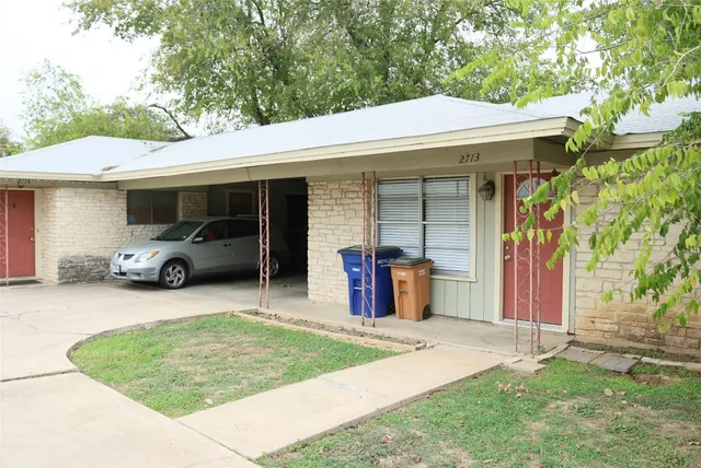 $1,350 | 2713 St Edwards Circle, Unit A, Austin, TX 78704