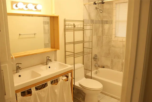 $1,350 | 2713 St Edwards Circle, Unit A, Austin, TX 78704