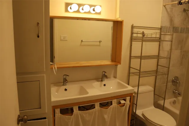 $1,350 | 2713 St Edwards Circle, Unit A, Austin, TX 78704