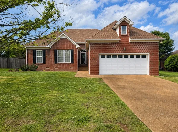 $419,000 | 105 Green Tree Court, Columbia, TN 38401