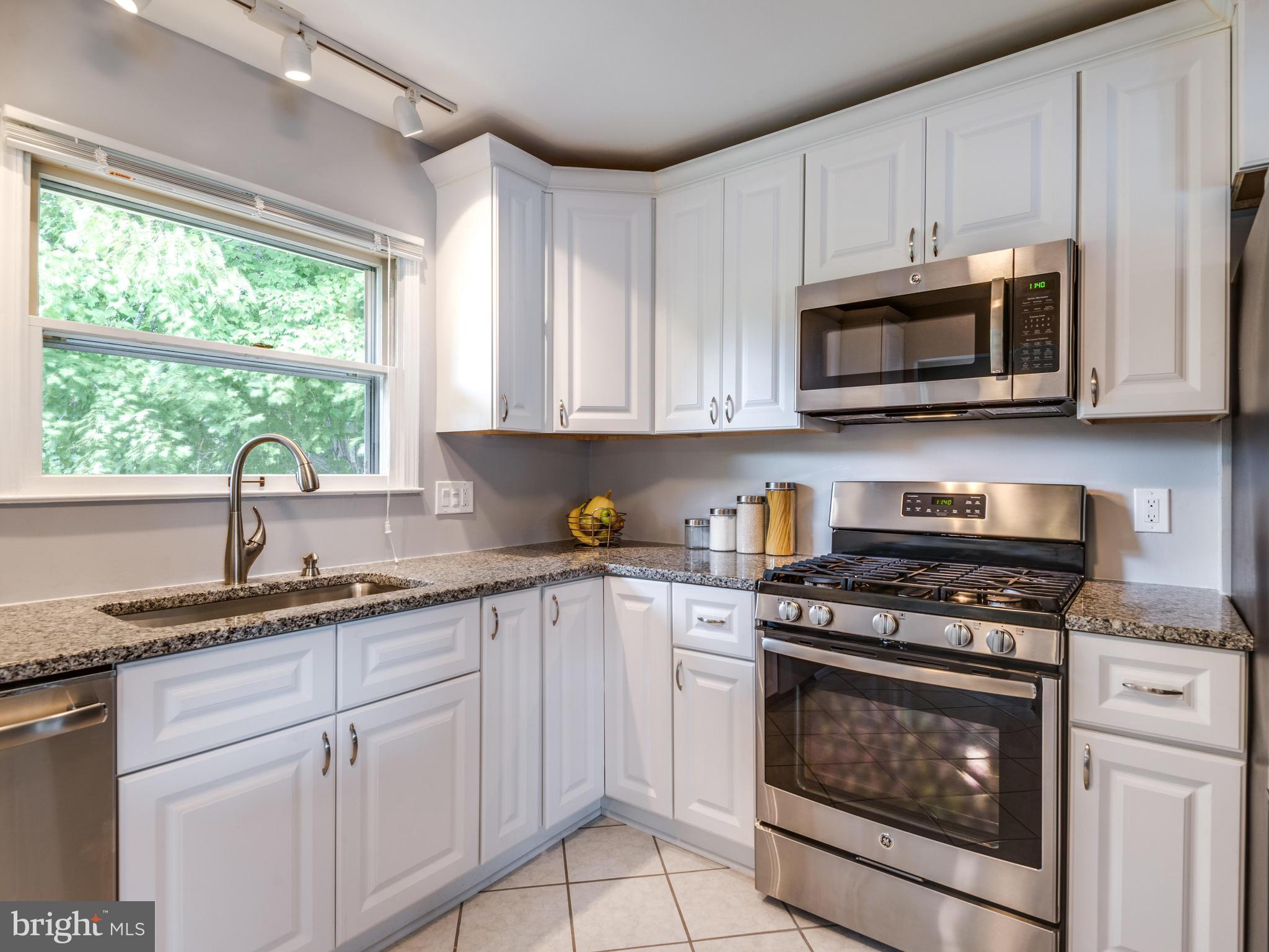 801 West Poplar Road Sterling, VA 20164 - Photo 11 of 30 Kitchen