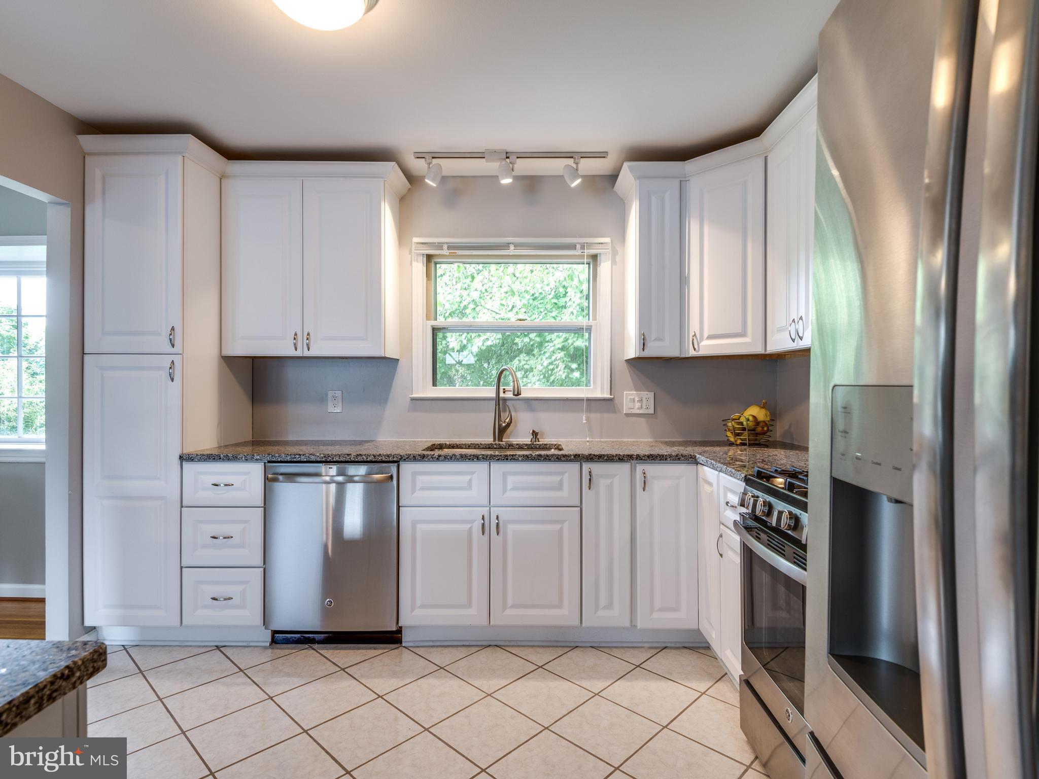 801 West Poplar Road Sterling, VA 20164 - Photo 12 of 30 Kitchen