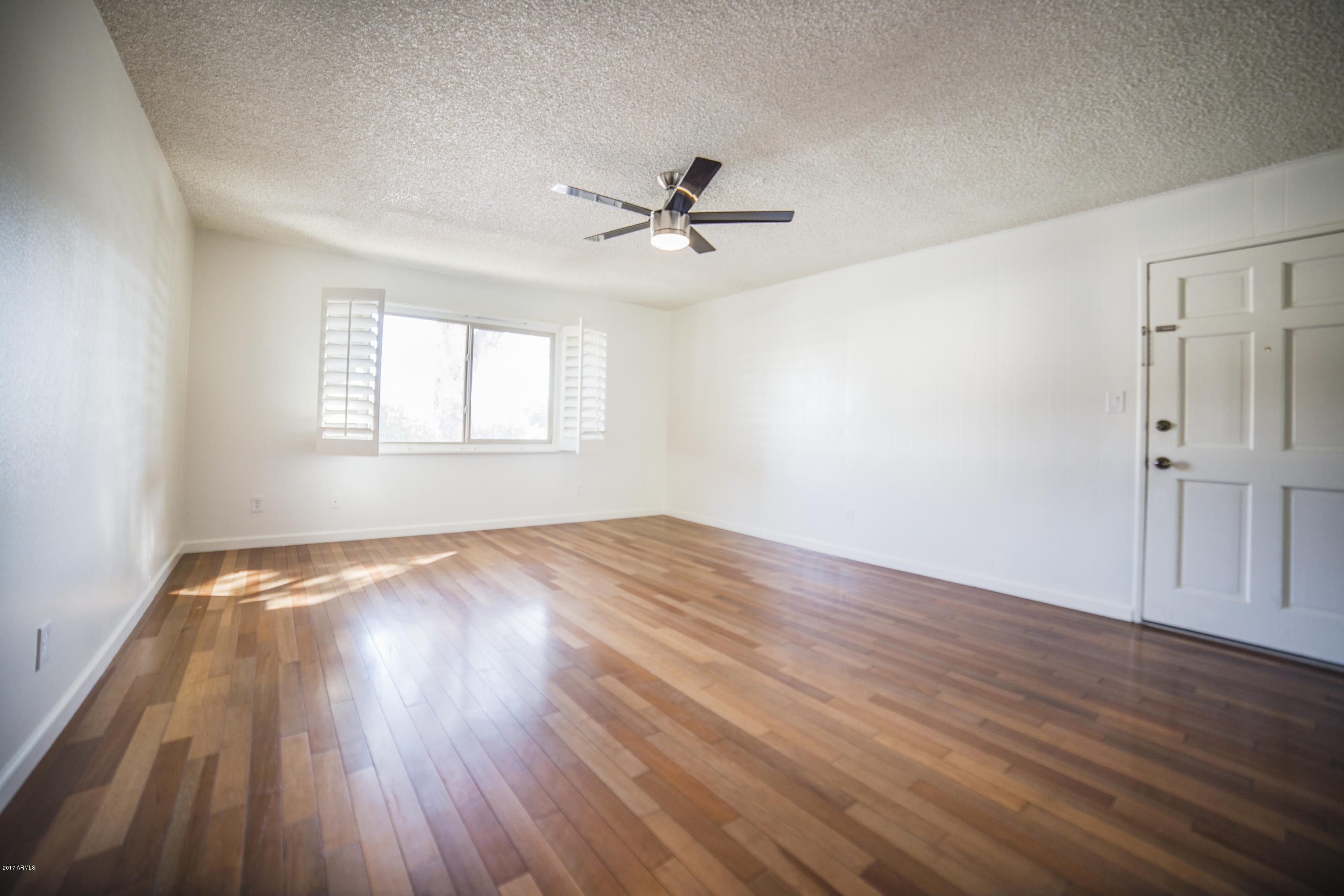 4201 East Camelback Road, Unit 84 Phoenix, AZ 85018 - Photo 5 of 33 IMG_5037
