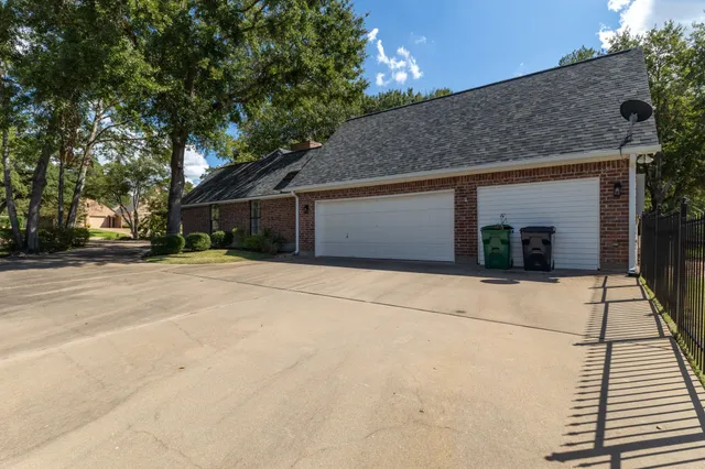 $949,000 | 2360 Gun And Rod Circle, Brenham, TX 77833