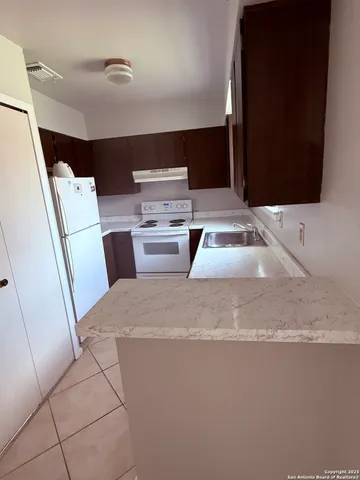 $695 | 923 Vance Jackson Road, Unit 804, San Antonio, TX 78201