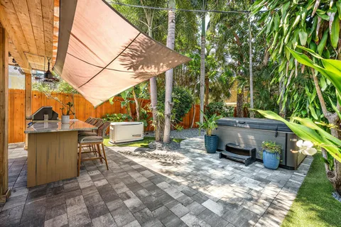 $714,999 | 823 Selkirk Street, West Palm Beach, FL 33405