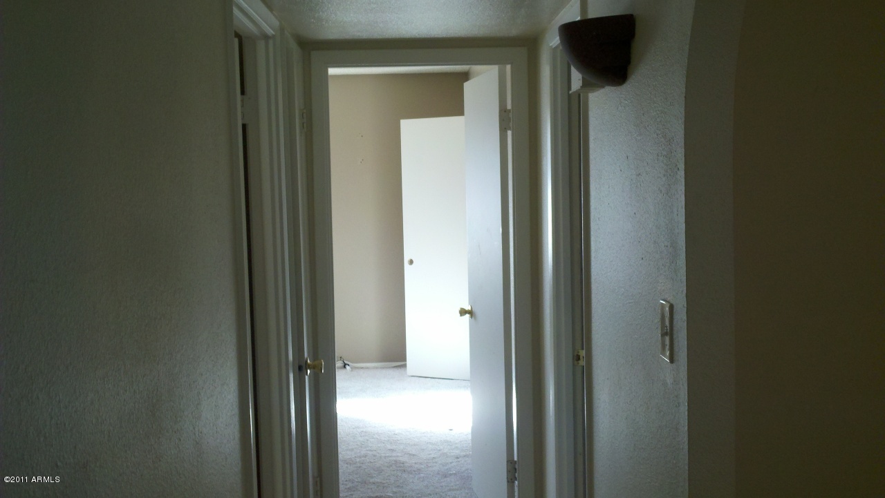 2109 East Cornell Drive Tempe, AZ 85283 - Photo 8 of 15 Hallway