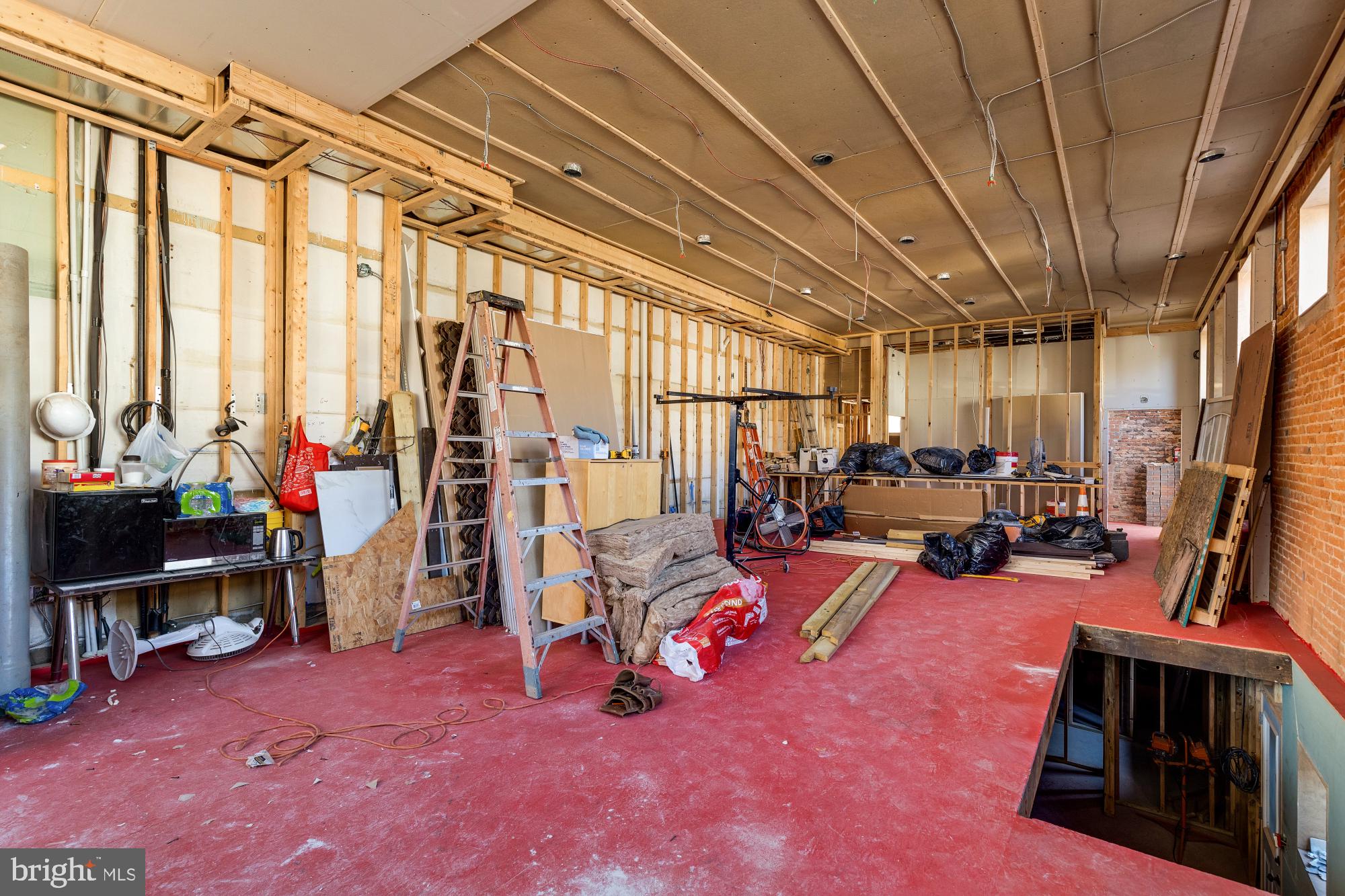 2324 North Capitol Street Northwest Washington, DC 20002 - Photo 15 of 35 a view of a living room with furniture
