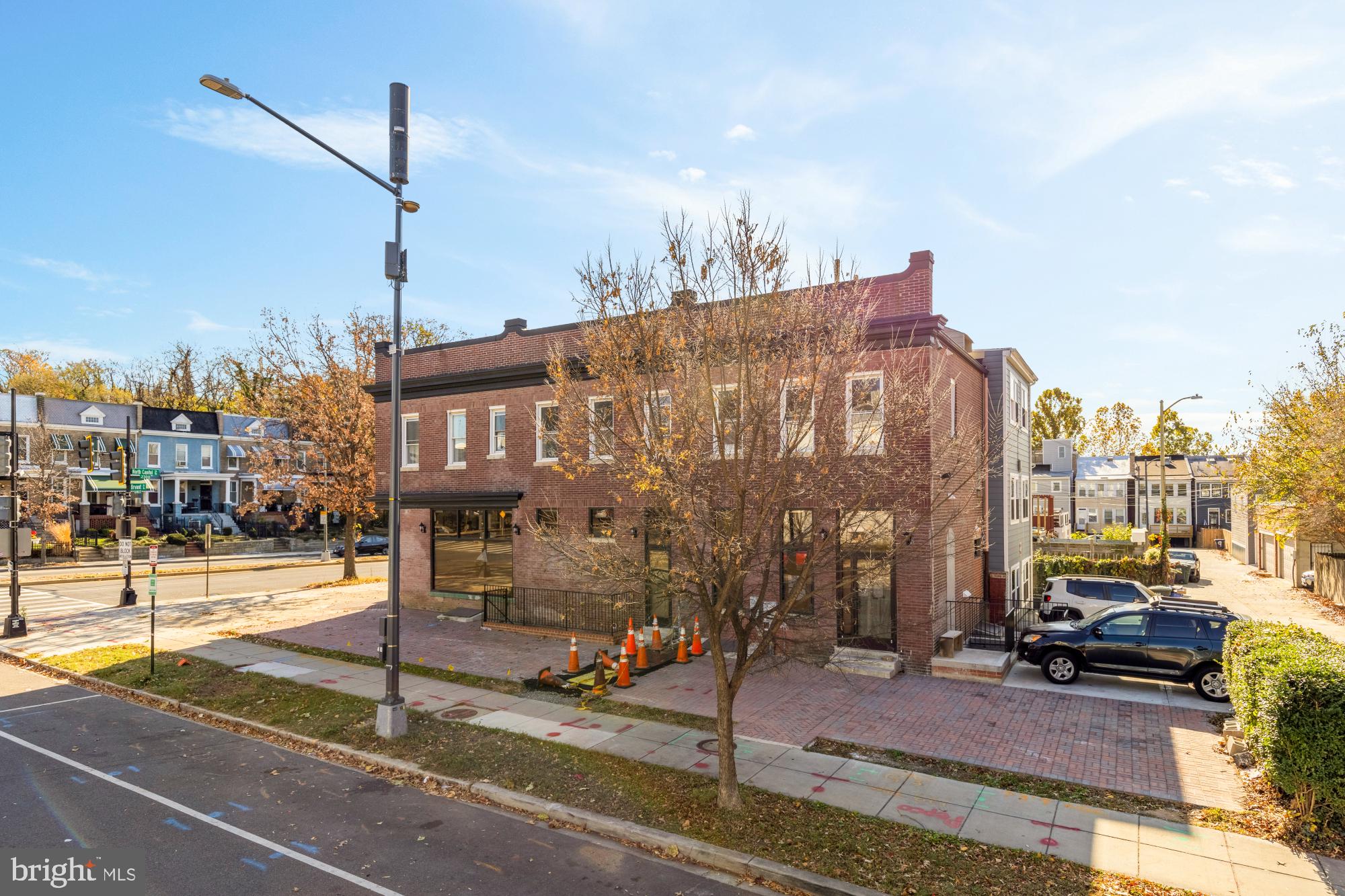 2324 North Capitol Street Northwest Washington, DC 20002 - Photo 8 of 35 a view of a building