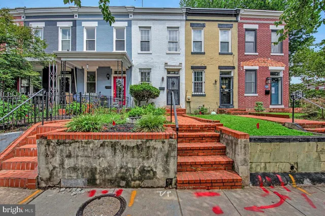 $598,000 | 1374 C Street Northeast, Washington, DC 20002