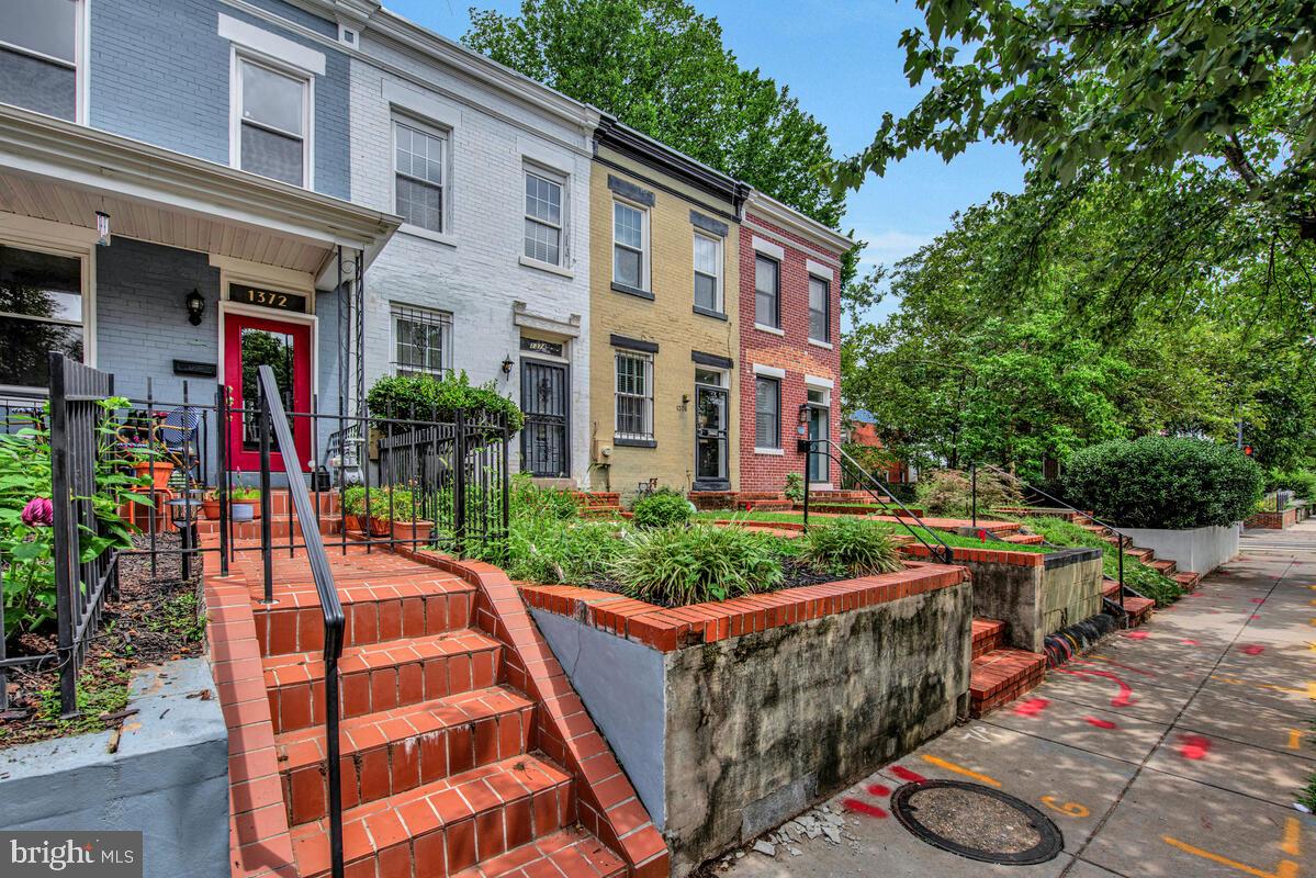 1374 C Street Northeast Washington, DC 20002 - Photo 3 of 15