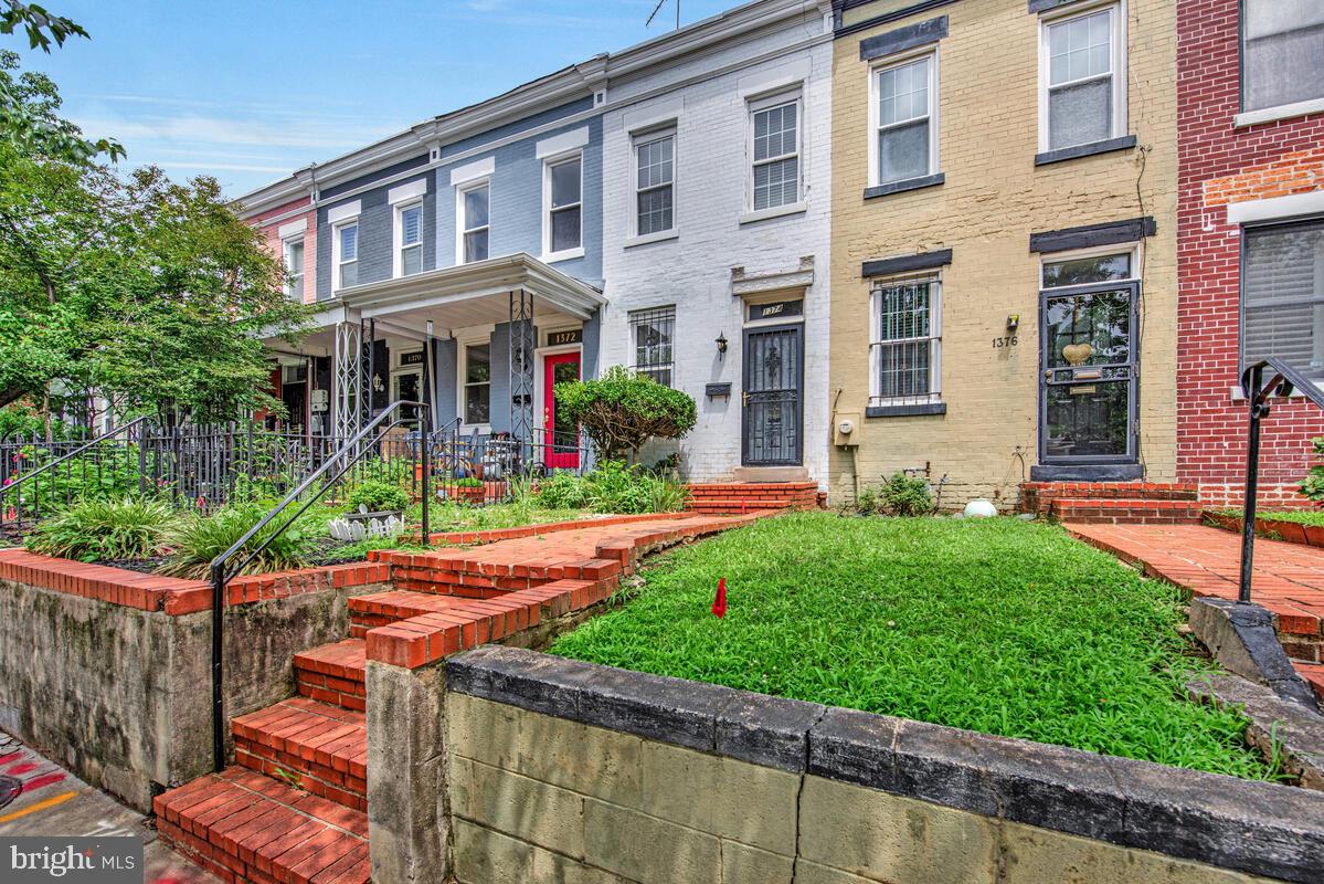1374 C Street Northeast Washington, DC 20002 - Photo 4 of 15