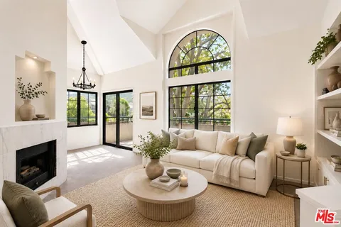 $460,000 | 18129 Erik Court, Unit 328, Canyon Country, CA 91387
