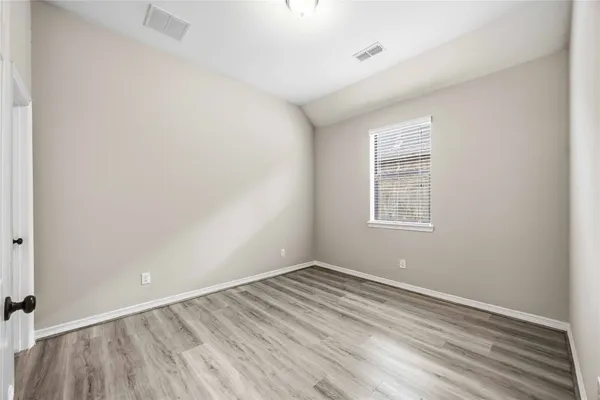 $2,950 | 13412 Ravens Park Lane, Pearland, TX 77584