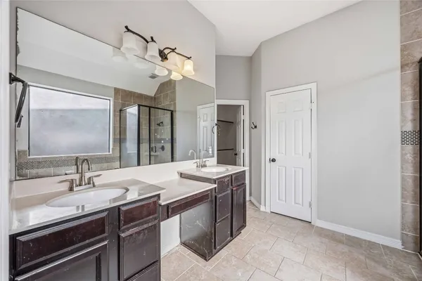 $2,950 | 13412 Ravens Park Lane, Pearland, TX 77584