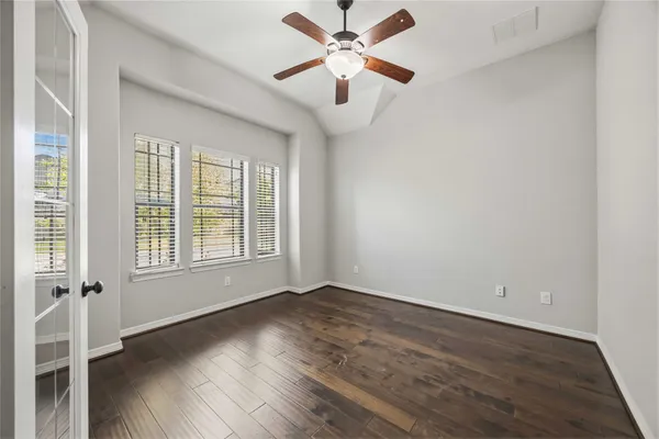 $2,950 | 13412 Ravens Park Lane, Pearland, TX 77584