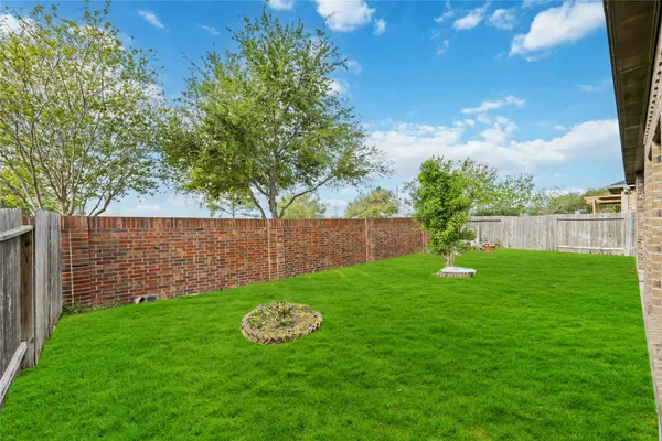$2,950 | 13412 Ravens Park Lane, Pearland, TX 77584