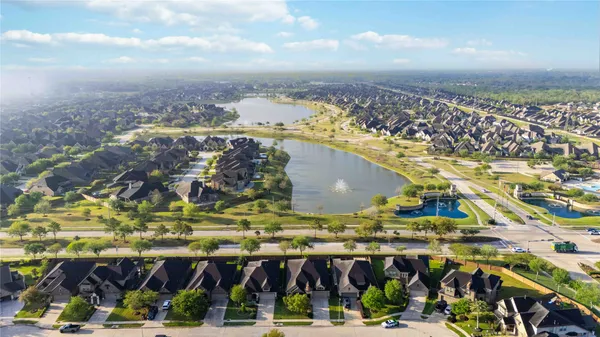 $2,950 | 13412 Ravens Park Lane, Pearland, TX 77584