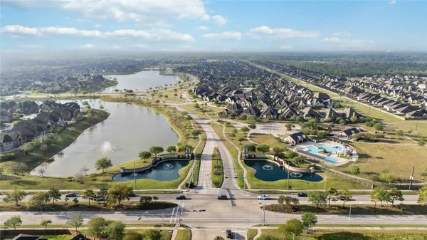 $2,950 | 13412 Ravens Park Lane, Pearland, TX 77584