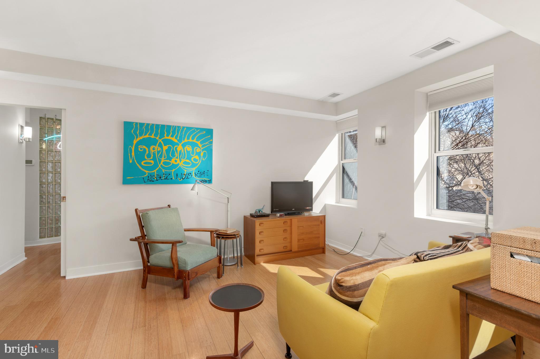 2370 Champlain Street Northwest, Unit 32 Washington, DC 20009 - Photo 3 of 21