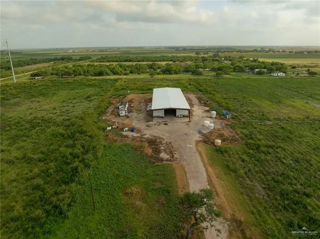a view of a tennis court