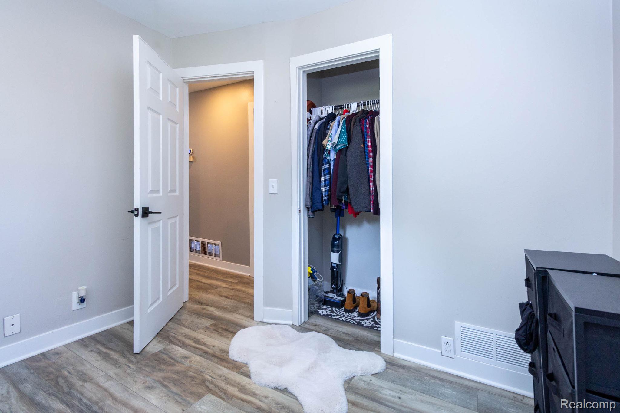 2559 Harrison Avenue Rochester, MI 48307 - Photo 20 of 32 interior (16).jpg