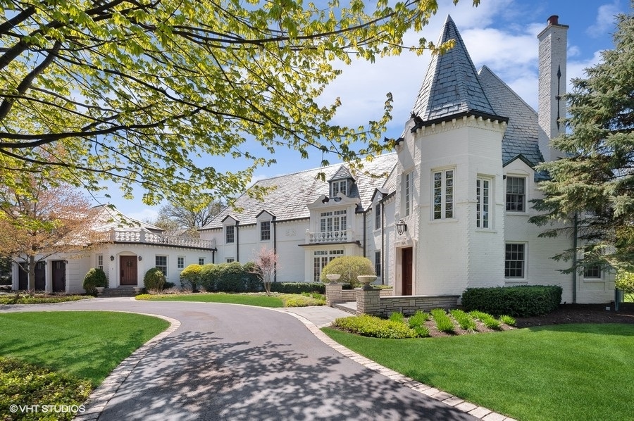 front view of house with a yard