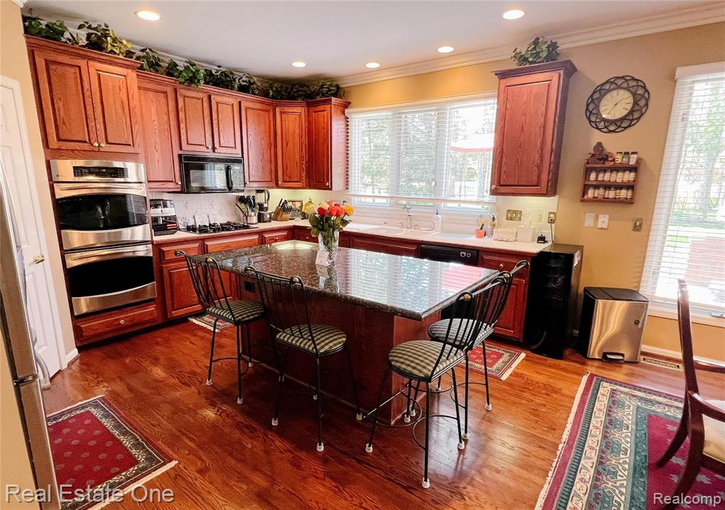 2014 Mapleridge Road Rochester Hills, MI 48309 - Photo 13 of 53