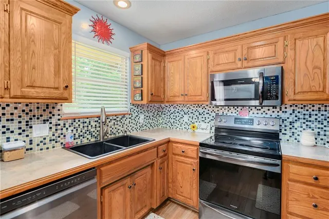 $340,000 | 1202 Ashford Street, Pleasant Hill, MO 64080