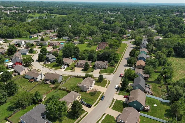 $340,000 | 1202 Ashford Street, Pleasant Hill, MO 64080