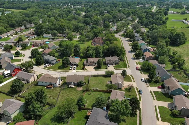 $340,000 | 1202 Ashford Street, Pleasant Hill, MO 64080