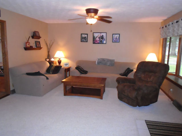 927 North 14th Street Rochelle, IL 61068 - Photo 5 of 23