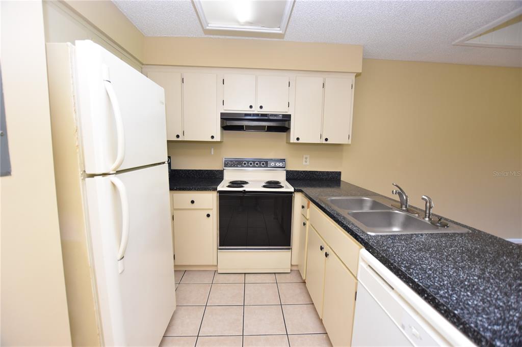 6079 Topher Trail Mulberry, FL 33860 - Photo 4 of 24