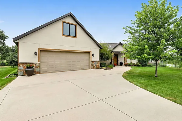 $549,900 | 2122 37th Street South, St. Cloud, MN 56301