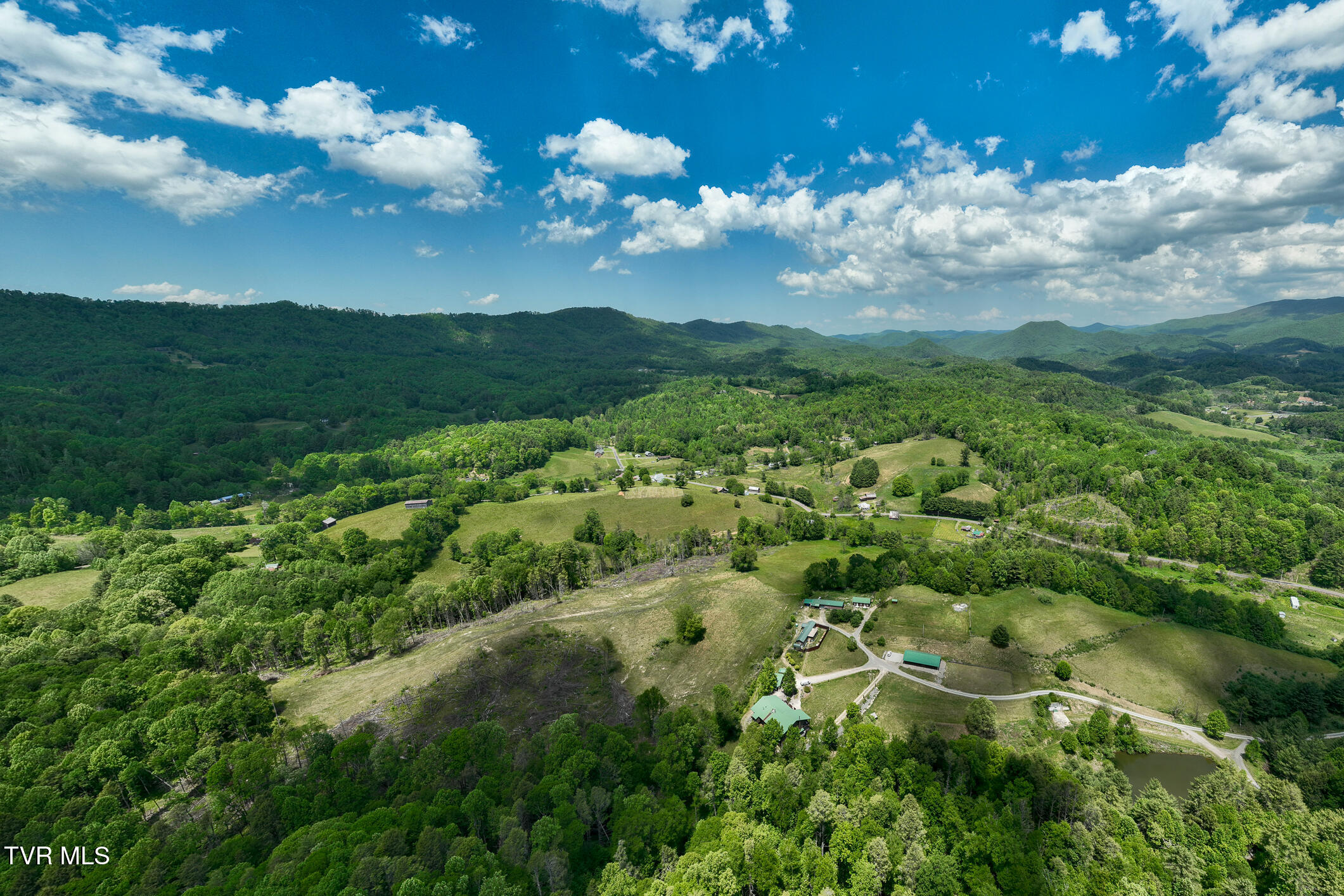 2 Rd Mountain Mountain City, TN 37683 - Photo 4 of 37 TBD Shingletown Rd (4 of 26)