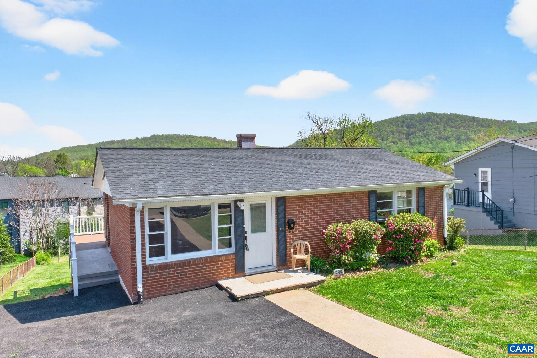 316 Carlton Road Charlottesville, VA 22902 - Photo 2 of 36