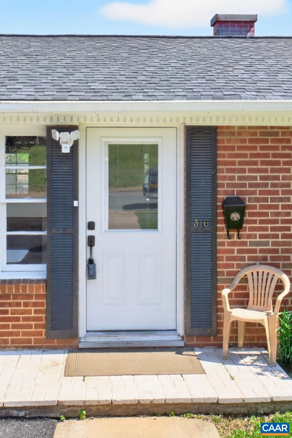 316 Carlton Road Charlottesville, VA 22902 - Photo 4 of 36